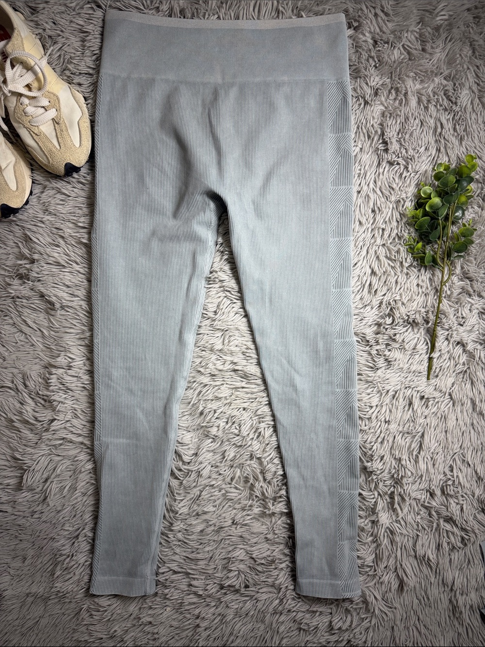 Vuori The Rise The Shine ribbed seamless leggings and matching sports bra s/m - Picture 6 of 9